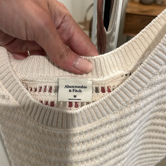 Like new crochet style tank - Picture 3 of 3